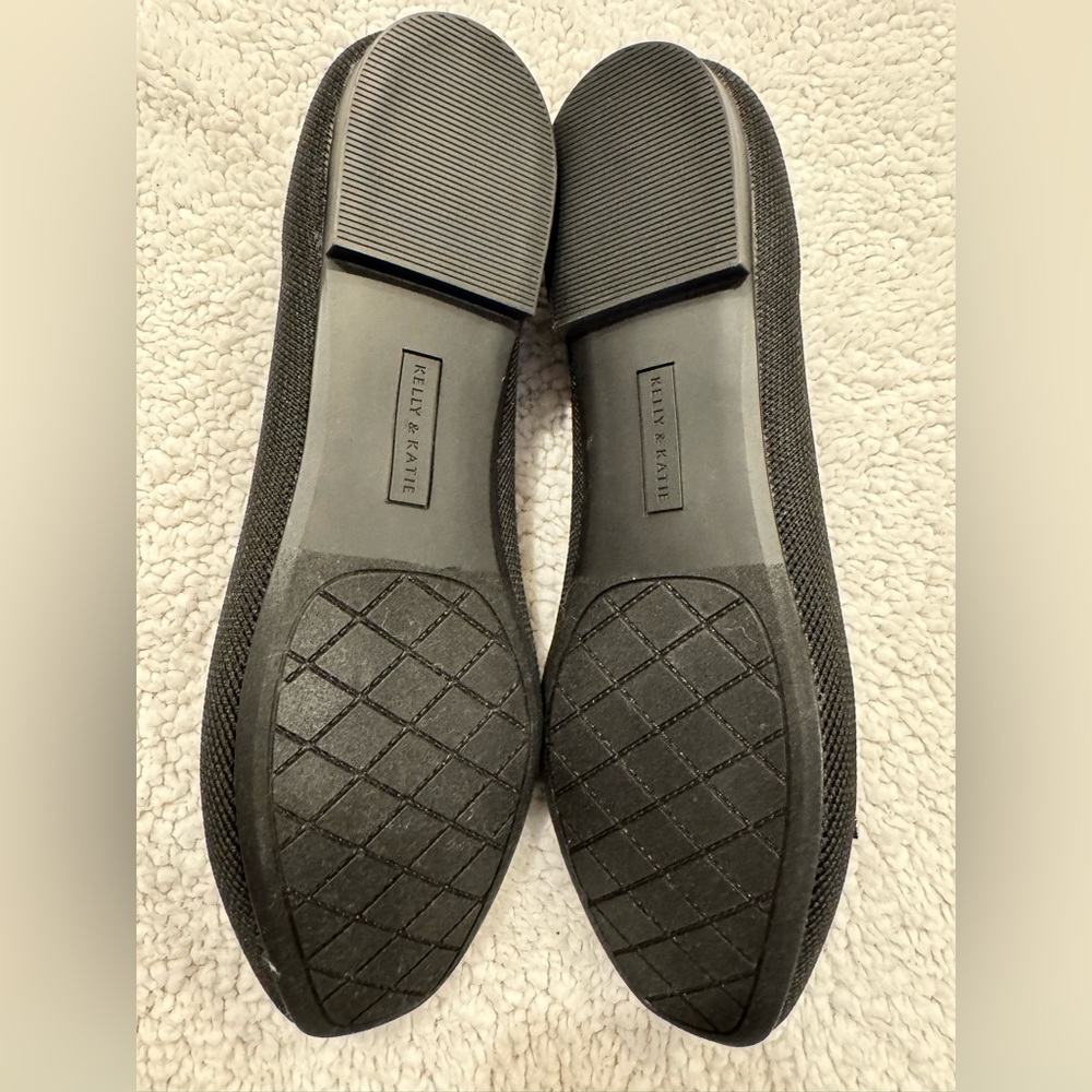 Kelly & Katie Black Flats with Bow Detail - Picture 2 of 3